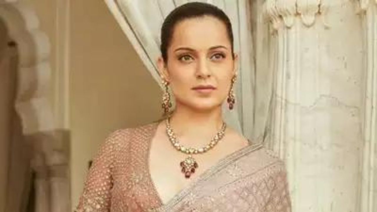 Kangana Ranaut ने फिर किया बॉलीवुड पर हमला, सितारों को 'मूर्ख' और 'टिड्डे' कहा