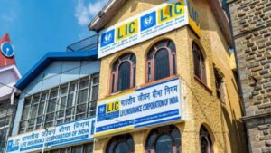 LIC Jeevan Anand Scheme: केवल 45 रुपये की बचत से जमा करें 25 लाख रुपये