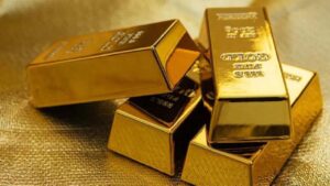 Gold Price Forecast: सोने की चमक बढ़ी, अभी भी हो सकती है शानदार कमाई, जानें कैसे करें निवेश