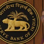 Reserve Bank ने की कड़ी कार्रवाई, 4 बैंकों और इस फिनसर्व कंपनी पर लगाया जुर्माना - क्या आपका बैंक इसमें है?