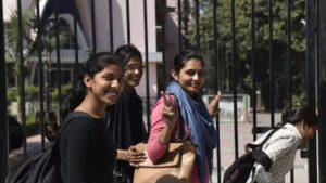 Delhi colleges: दिल्ली के ये 5 कॉलेज लड़कियों के लिए सबसे बेहतरीन, इनमें से किसी एक में दाखिला लिया तो जीवन सेट हो जाएगा