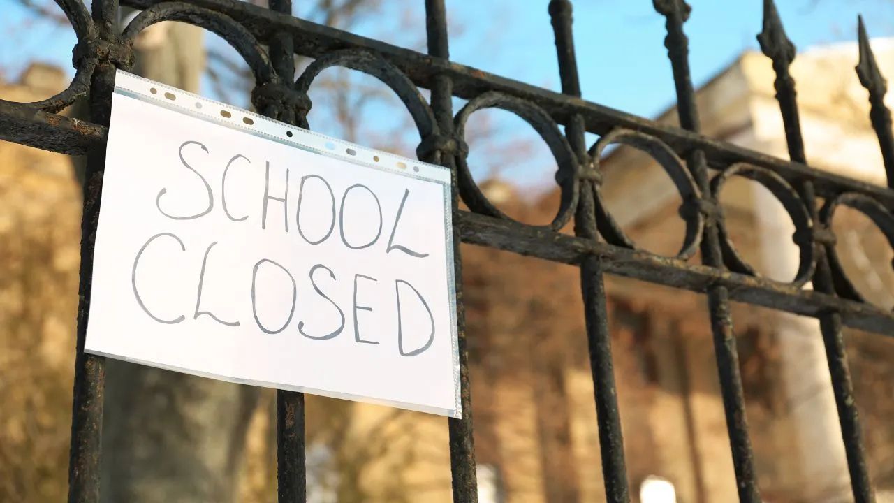 School Closed: दीवाली पर कई राज्यों में स्कूल रहेंगे कई दिनों तक बंद, जानें अपने राज्य की छुट्टियों की जानकारी